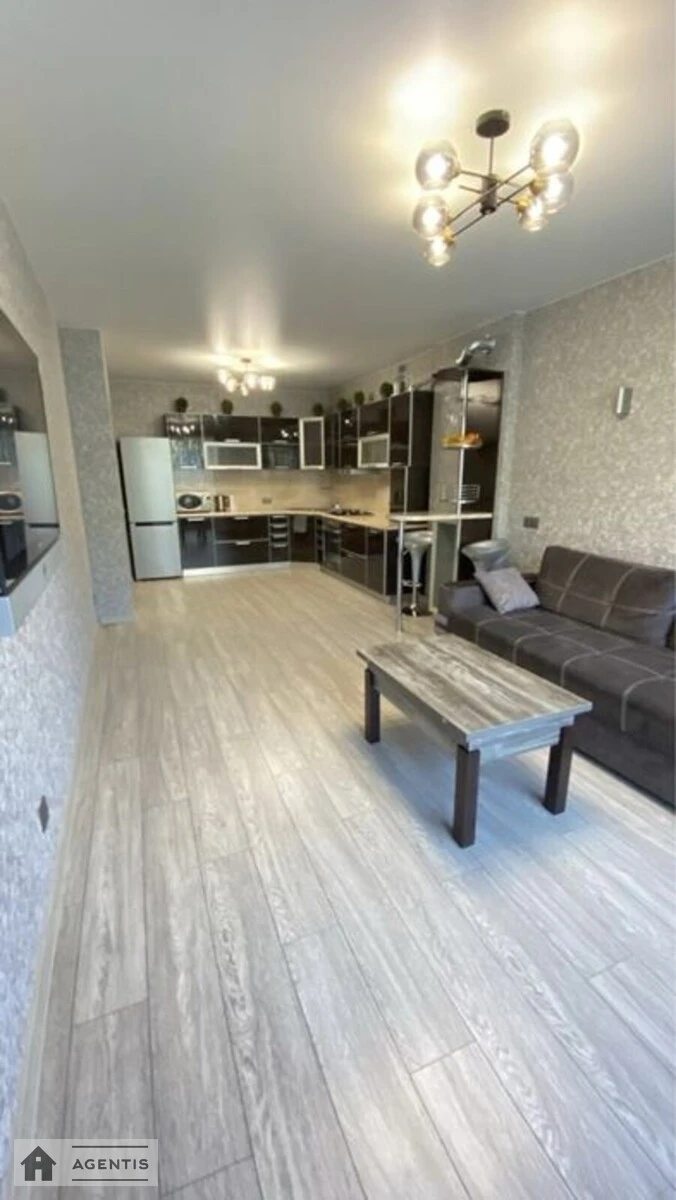 Apartment for rent 2 rooms, 54 m², 3rd fl./11 floors. Radystiv, Kyiv. 