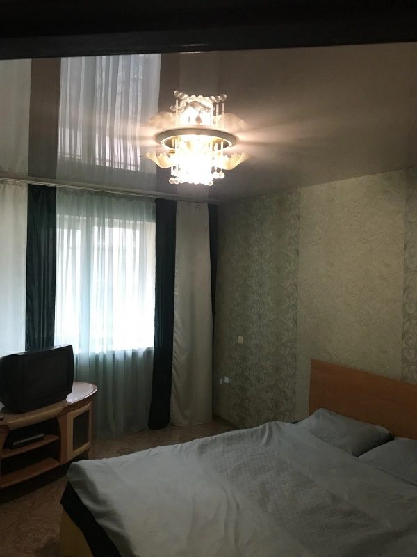 Entire place for rent. 2 rooms, 53 m², 2nd floor/5 floors. 11, Nebesnoy sotny, Kherson. 