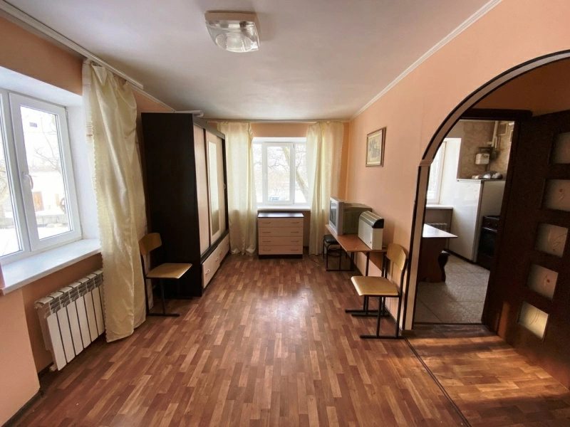 Продаж квартири. 1 кімната, 29 m², 1 поверх/5 поверхів. Остановка 3-5, Макіївка. 