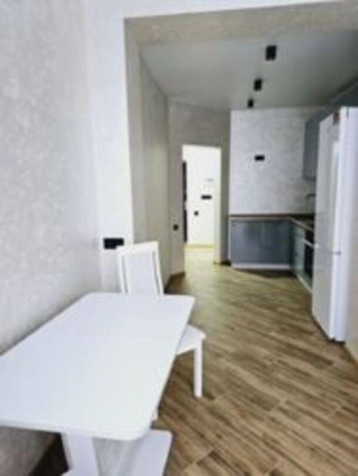 Apartments for sale 1 room, 39 m², 6th fl./10 floors. 28, Martynova , Sofiyivska Borshchahivka. 