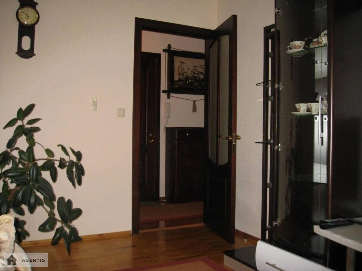 Apartment for rent 1 room, 35 m², 6th fl./16 floors. 12, Akademika Korolova prosp., Kyiv. 