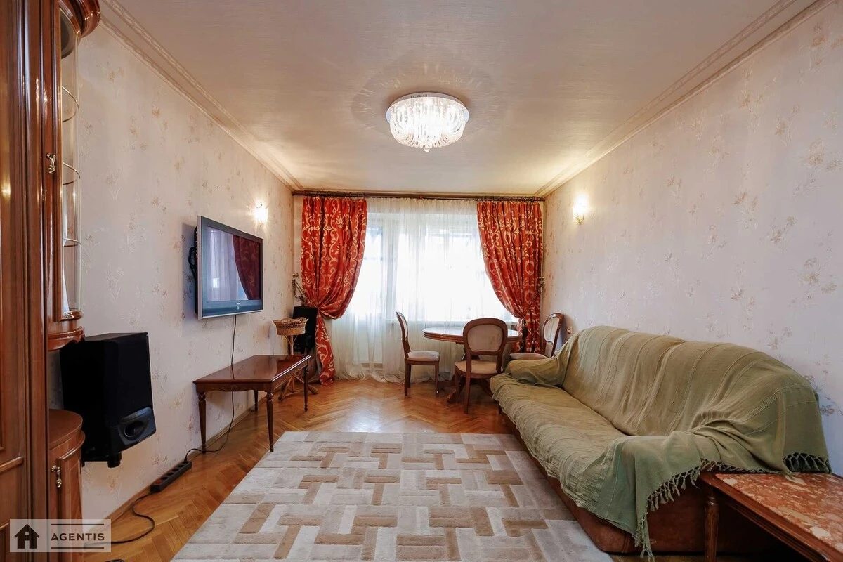 Apartment for rent 3 rooms, 70 m², 10th fl./12 floors. 3, Mytropolyta Andreya Sheptytskoho vul. Anatoliya Lunacharskoho, Kyiv. 