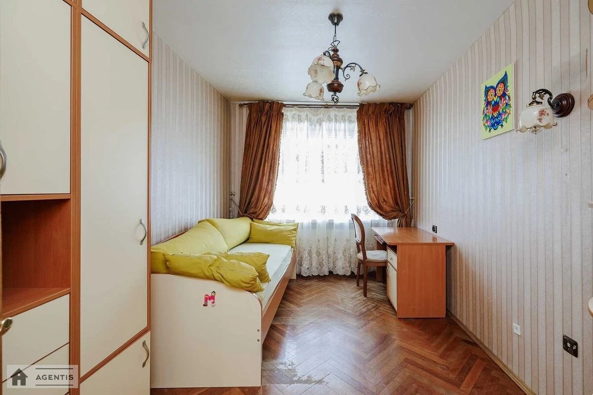 Apartment for rent 3 rooms, 70 m², 10th fl./12 floors. 3, Mytropolyta Andreya Sheptytskoho vul. Anatoliya Lunacharskoho, Kyiv. 