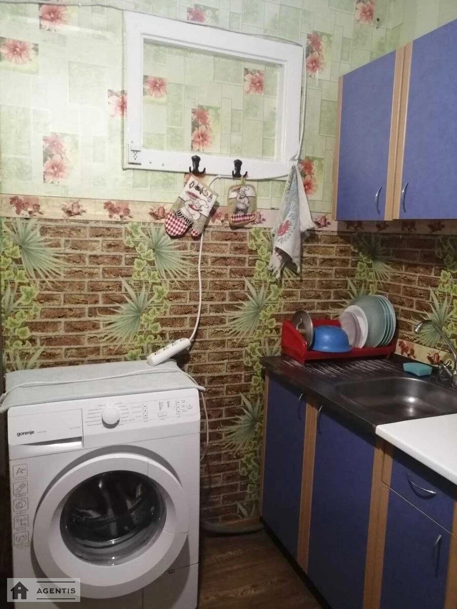 Здам квартиру 2 кімнати, 46 m², 5 пов./5 поверхів. Харківське 4, Київ. 