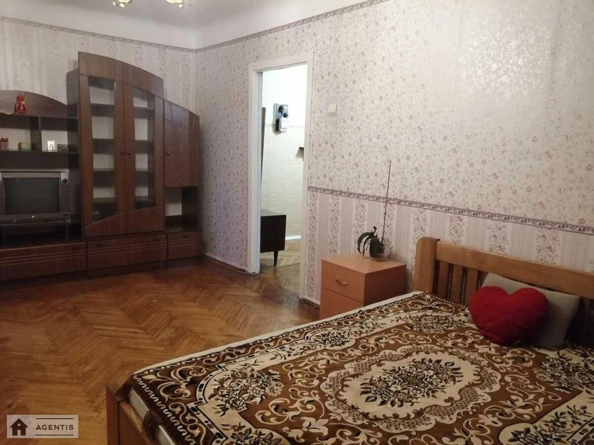 Apartment for rent 2 rooms, 46 m², 5th fl./5 floors. Kharkivske 4, Kyiv. 