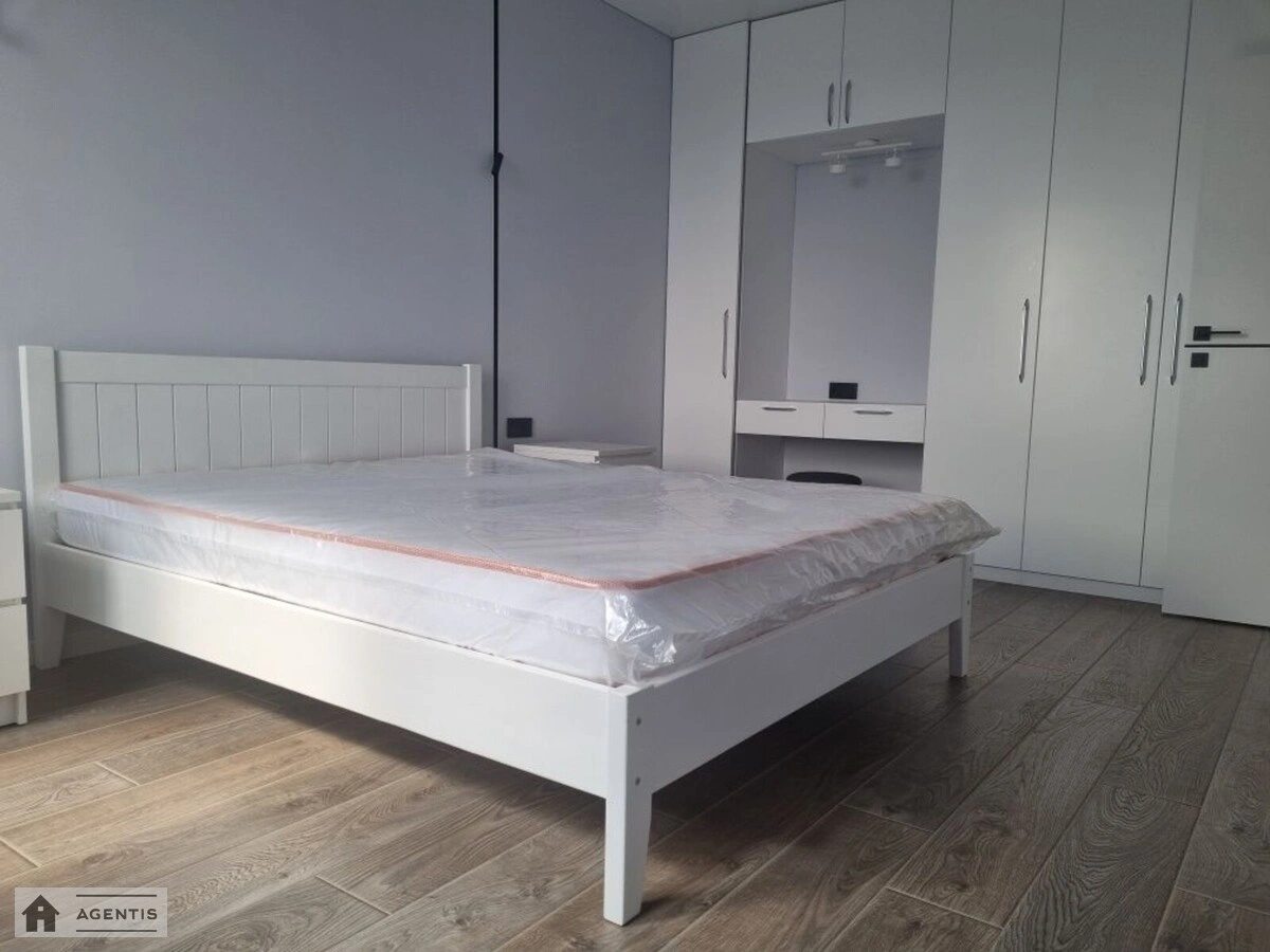 Сдам квартиру 1 комната, 35 m², 8 эт./10 этажей. 34, Сергія Данченка вул., Киев. 