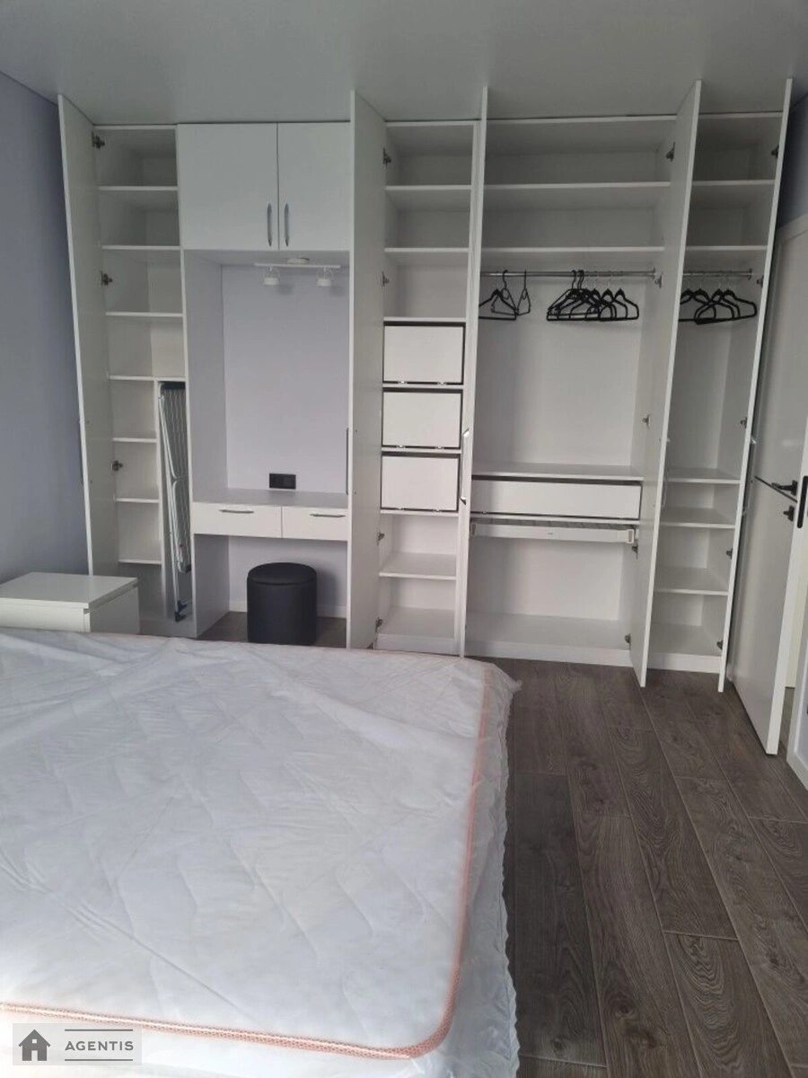 Сдам квартиру 1 комната, 35 m², 8 эт./10 этажей. 34, Сергія Данченка вул., Киев. 