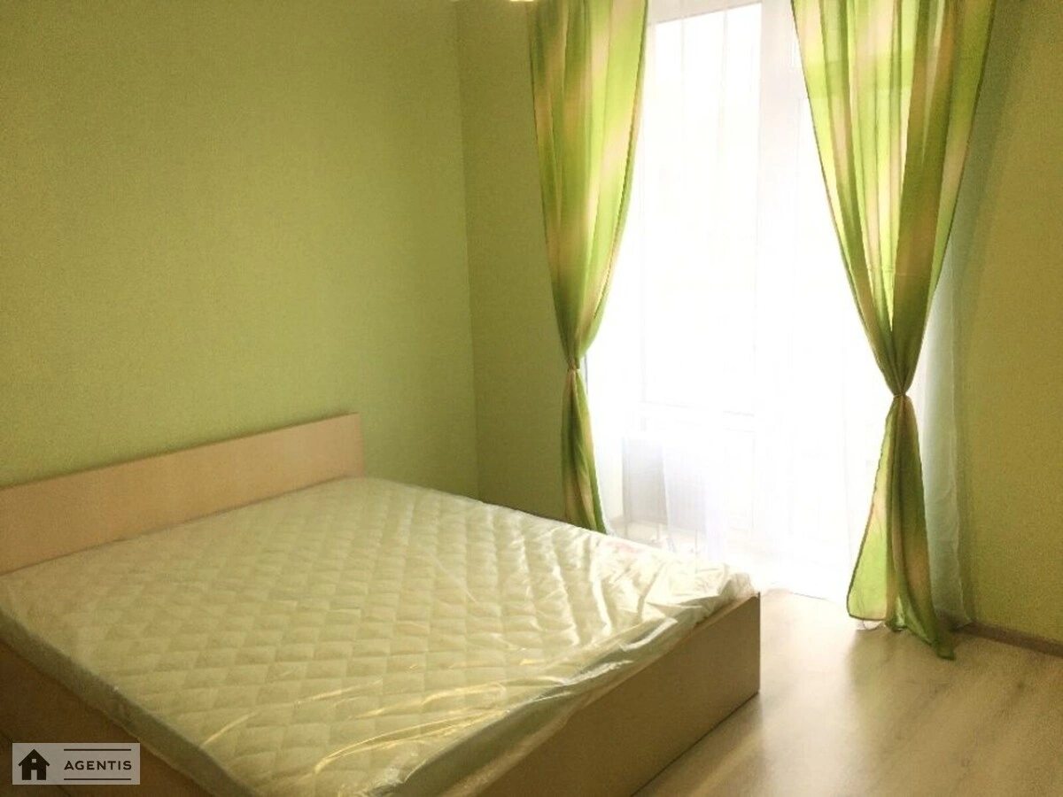 Apartment for rent 2 rooms, 56 m², 2nd fl./5 floors. 20, Serhiya Danchenka vul., Kyiv. 