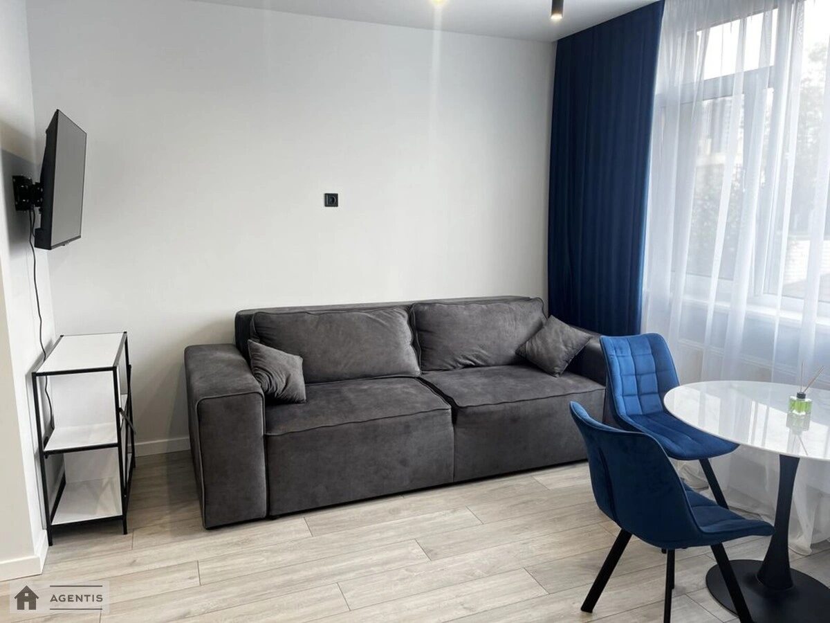 Apartment for rent 1 room, 38 m², 1st fl./6 floors. 19, Mendelyeyeva 19, Kyiv. 