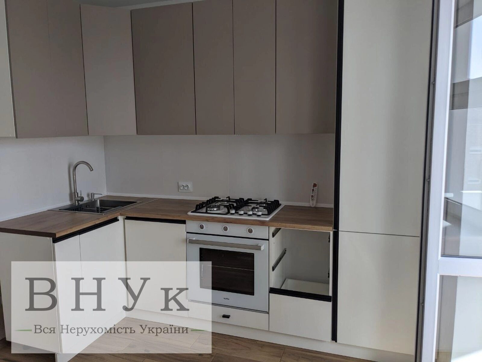 Apartments for sale 2 rooms, 58 m², 10th fl./10 floors. Troleybusna vul., Ternopil. 