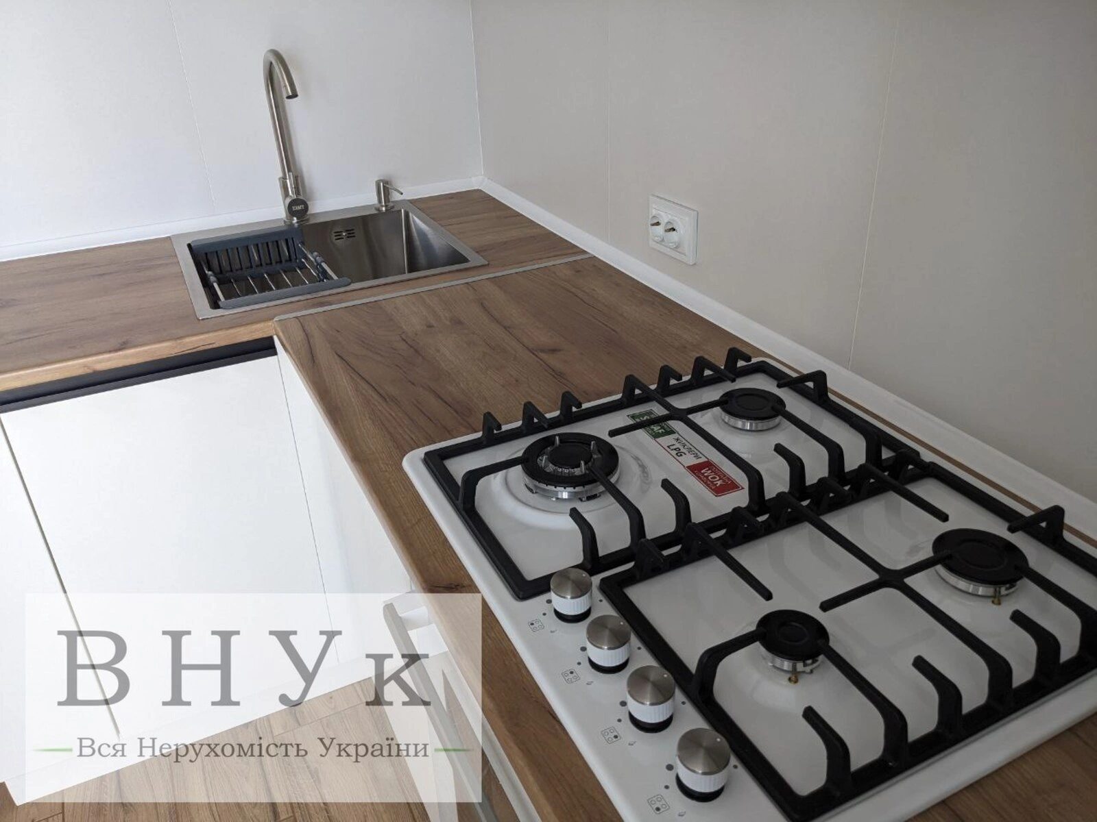 Apartments for sale 2 rooms, 58 m², 10th fl./10 floors. Troleybusna vul., Ternopil. 