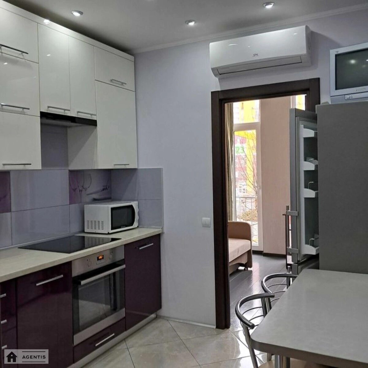 Apartment for rent 2 rooms, 42 m², 2nd fl./10 floors. Regeneratorna 4, Kyiv. 