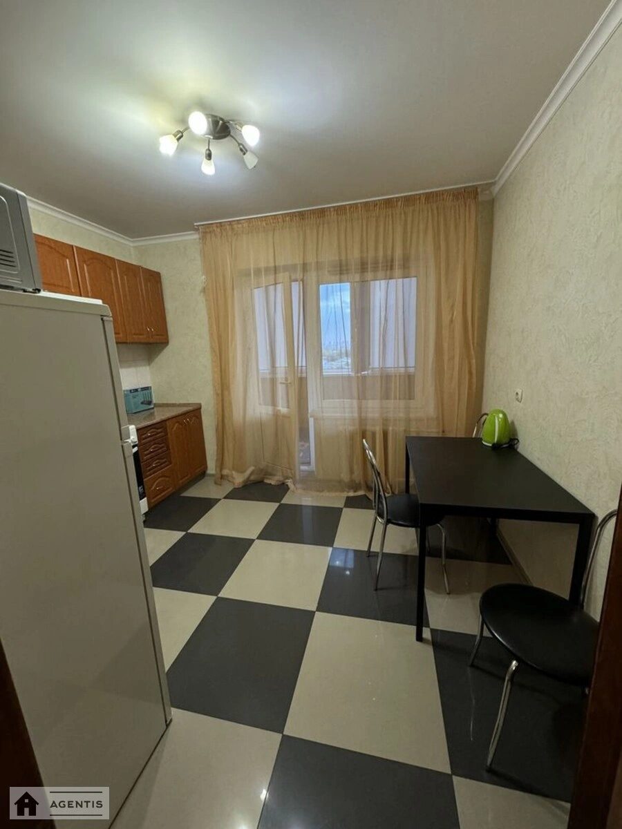 Сдам квартиру 1 комната, 45 m², 11 эт./14 этажей. 2, Федора Ернста вул., Киев. 