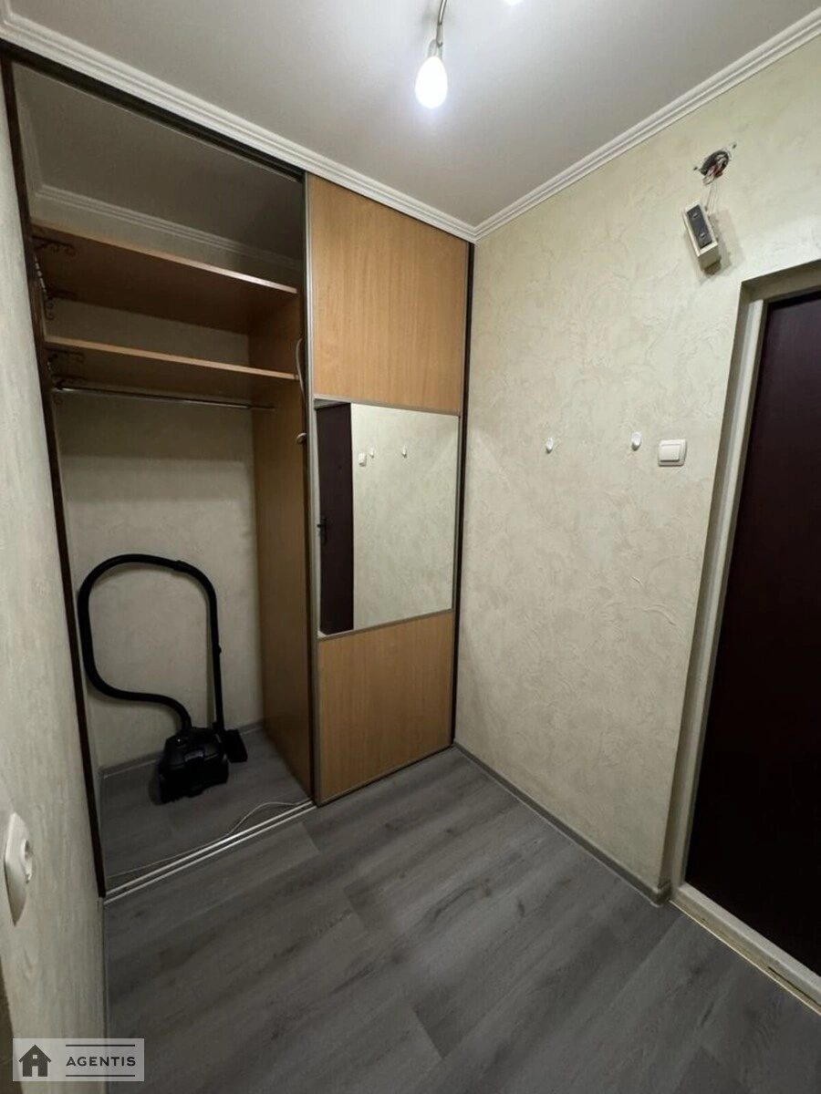 Здам квартиру 1 кімната, 45 m², 11 пов./14 поверхів. 2, Федора Ернста вул., Київ. 