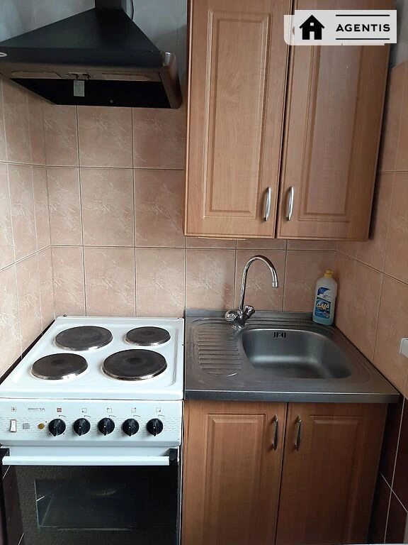 Apartment for rent 1 room, 50 m², 5th fl./12 floors. Anny Akhmatovoyi vul., Kyiv. 