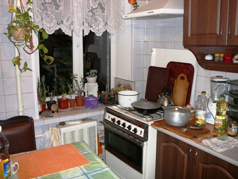 Apartments for sale. 2 rooms, 44 m², 2nd floor/5 floors. Geroyiv Sevastopolya, Kyiv. 