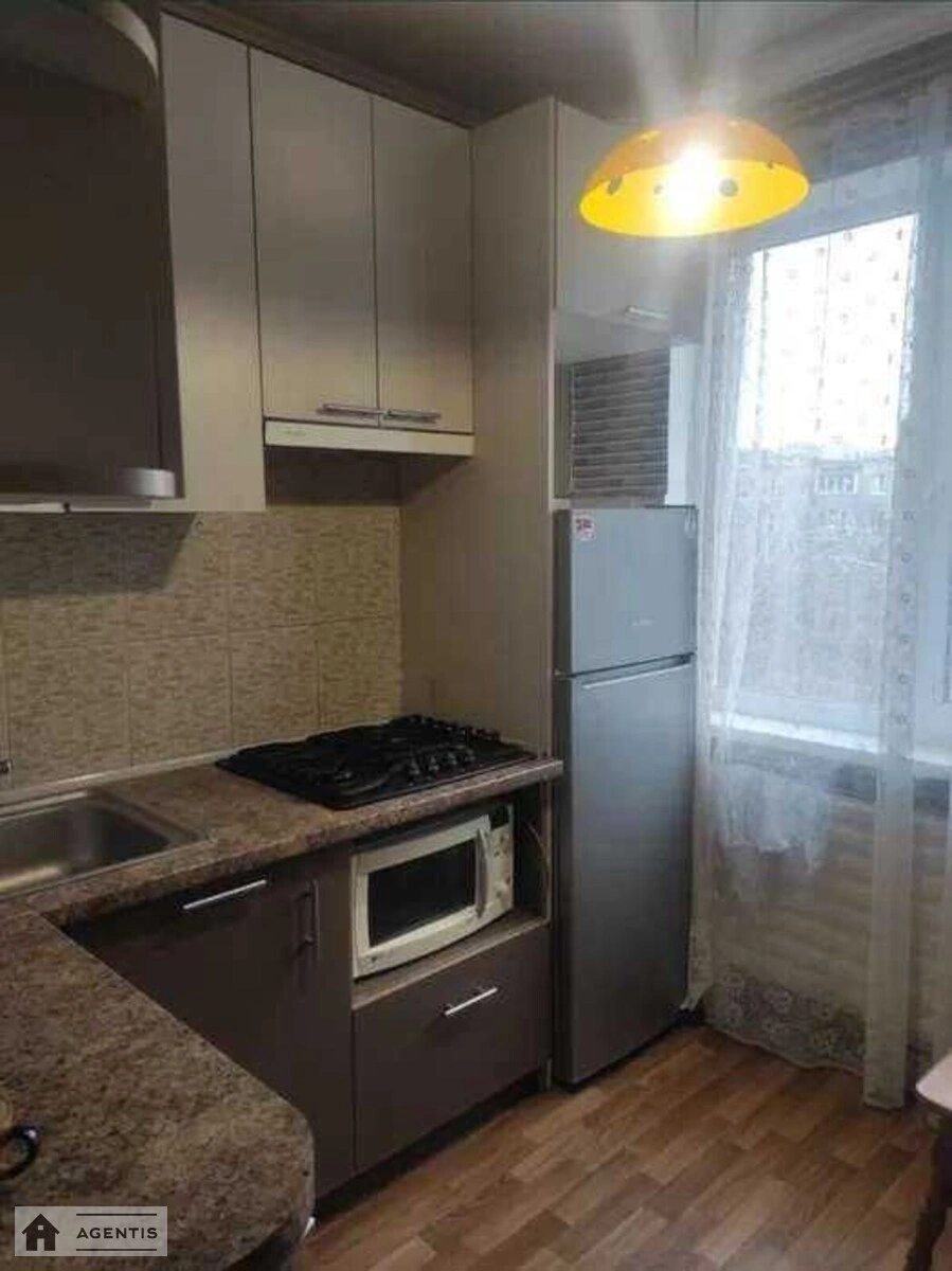 Apartment for rent 1 room, 48 m², 6th fl./9 floors. 27, Obolonskiy 27, Kyiv. 