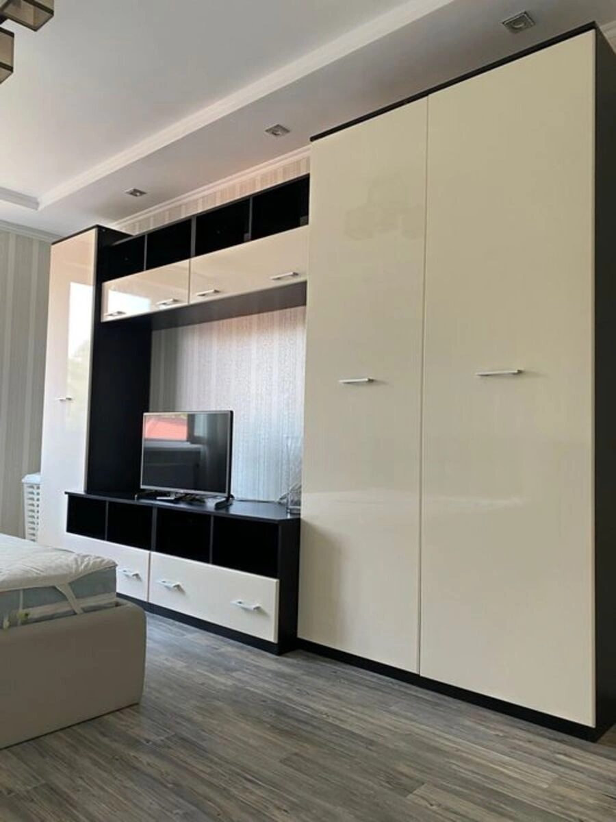 Сдам квартиру 2 комнаты, 57 m², 4 эт./22 этажа. 31, Гарматная 31, Киев. 