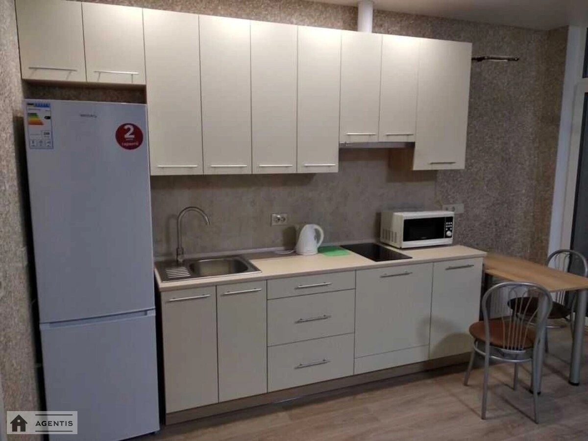 Здам квартиру 1 кімната, 31 m², 6 пов./8 поверхів. 16, Березнева 16, Київ. 