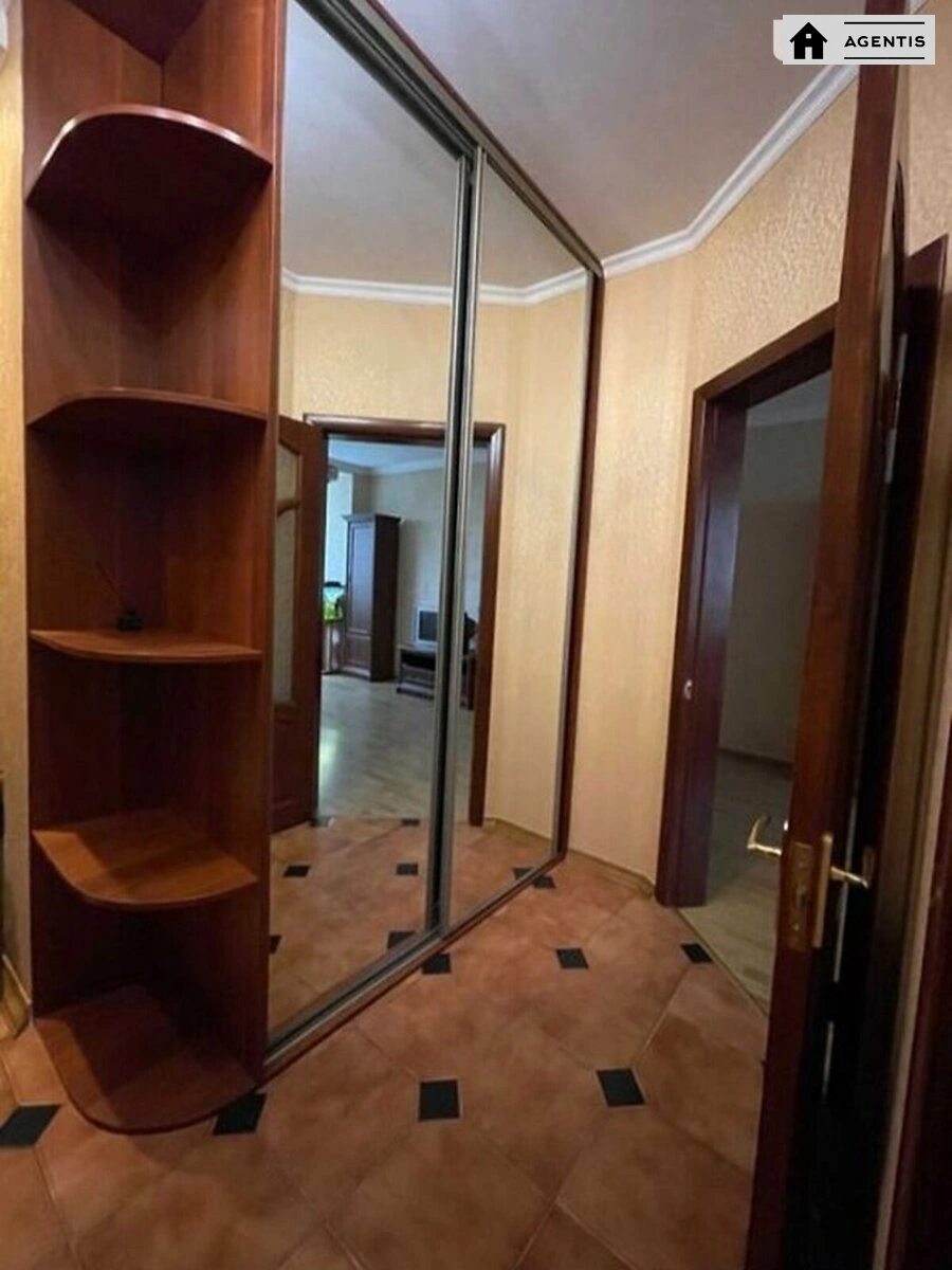 Сдам квартиру 1 комната, 47 m², 3 эт./16 этажей. 35, Анни Ахматової вул., Киев. 