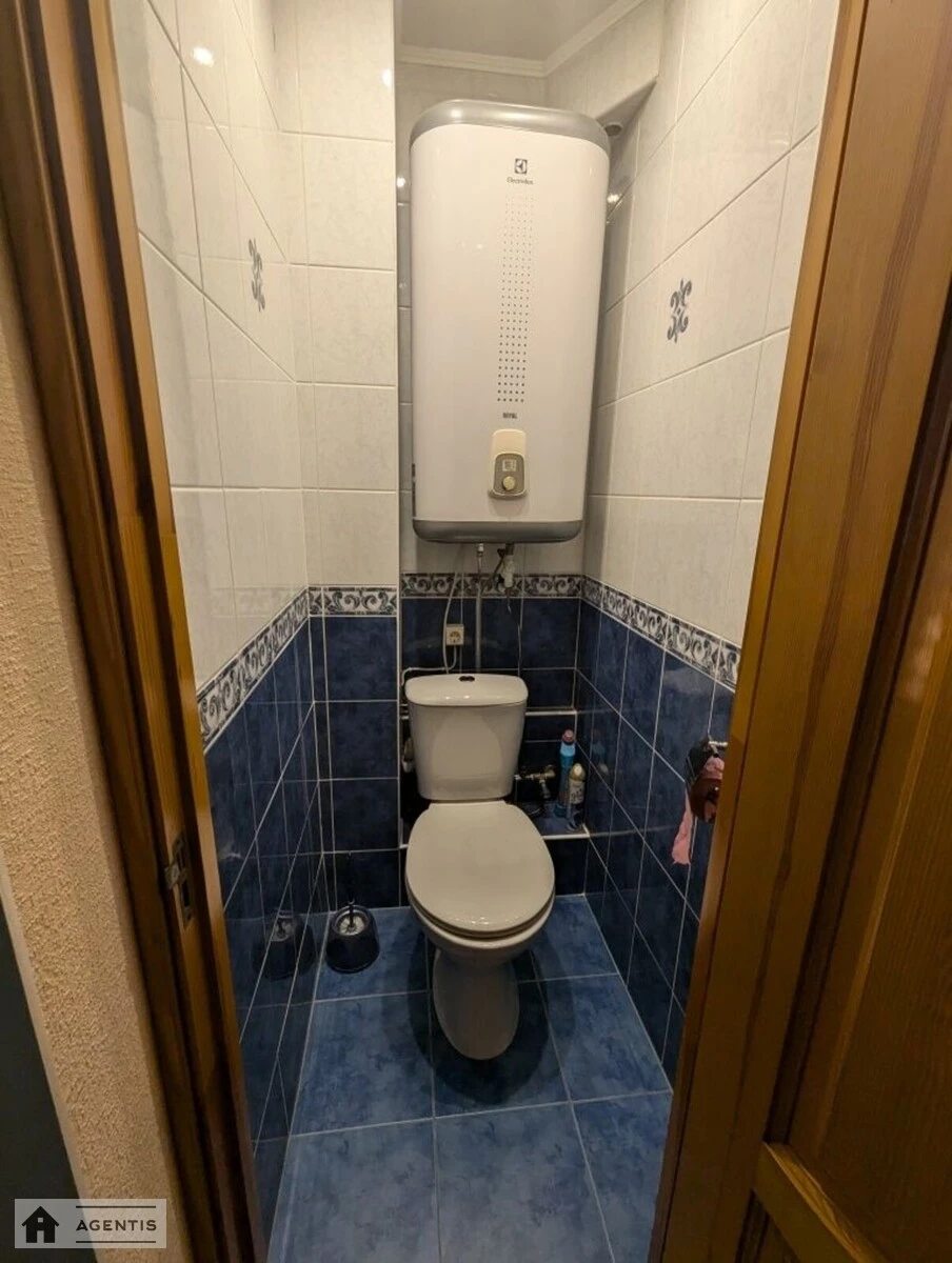 Сдам квартиру 2 комнаты, 56 m², 9 эт./16 этажей. Дарницкий район, Киев. 