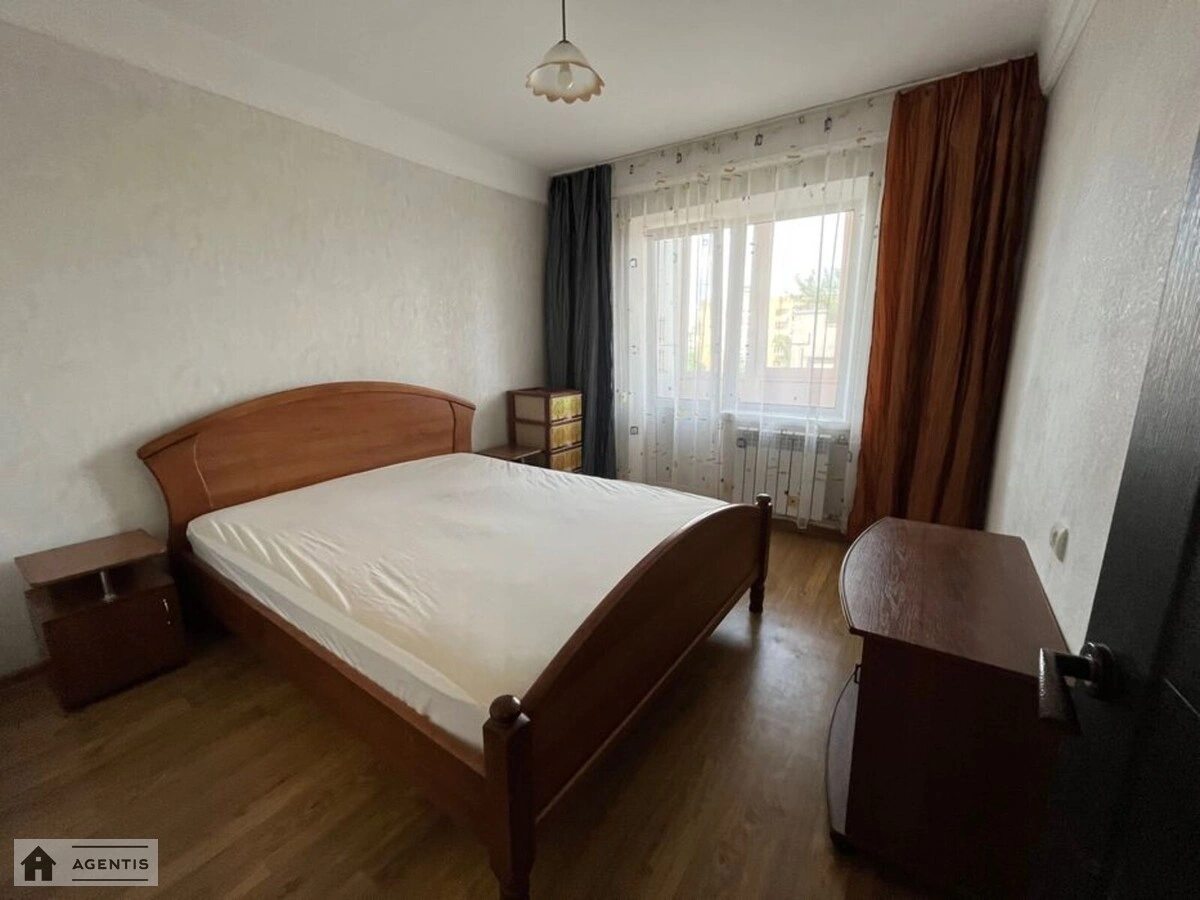 Apartment for rent 2 rooms, 45 m², 5th fl./9 floors. Bondarskiy, Kyiv. 