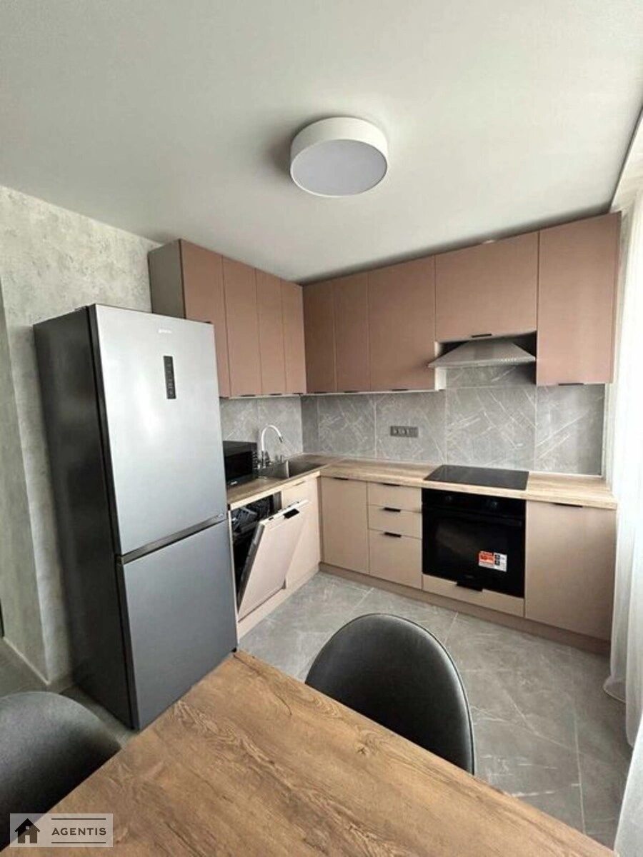 Сдам квартиру 1 комната, 35 m², 12 эт./16 этажей. 9, Оболонский 9, Киев. 