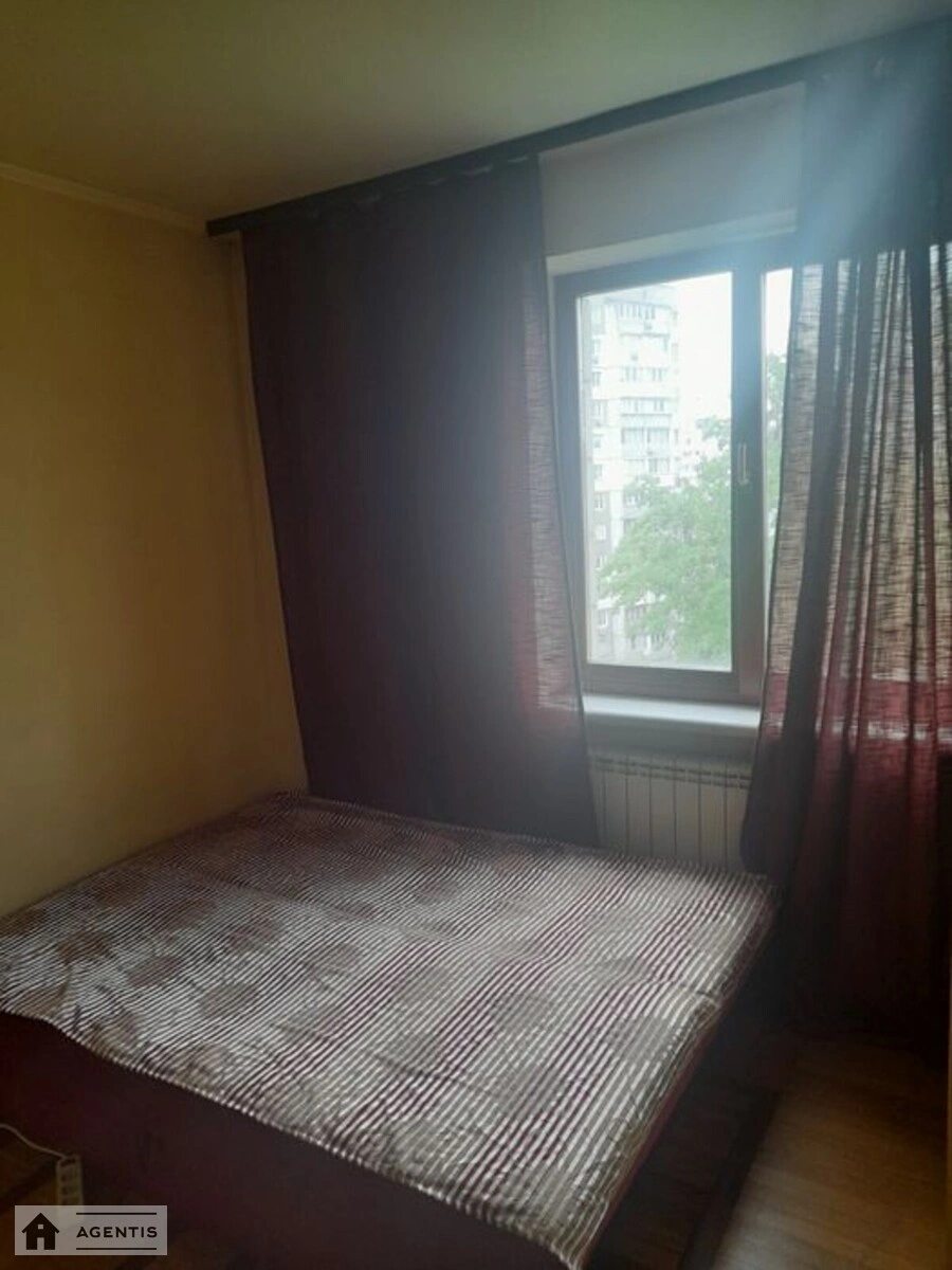 Apartment for rent 4 rooms, 90 m², 8th fl./7 floors. 44, Vadyma Hetmana vul., Kyiv. 