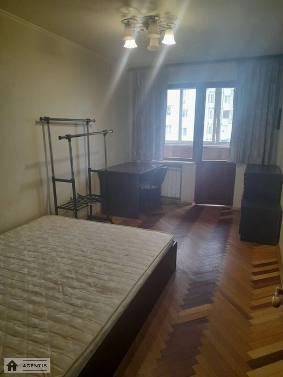 Apartment for rent 4 rooms, 90 m², 8th fl./7 floors. 44, Vadyma Hetmana vul., Kyiv. 