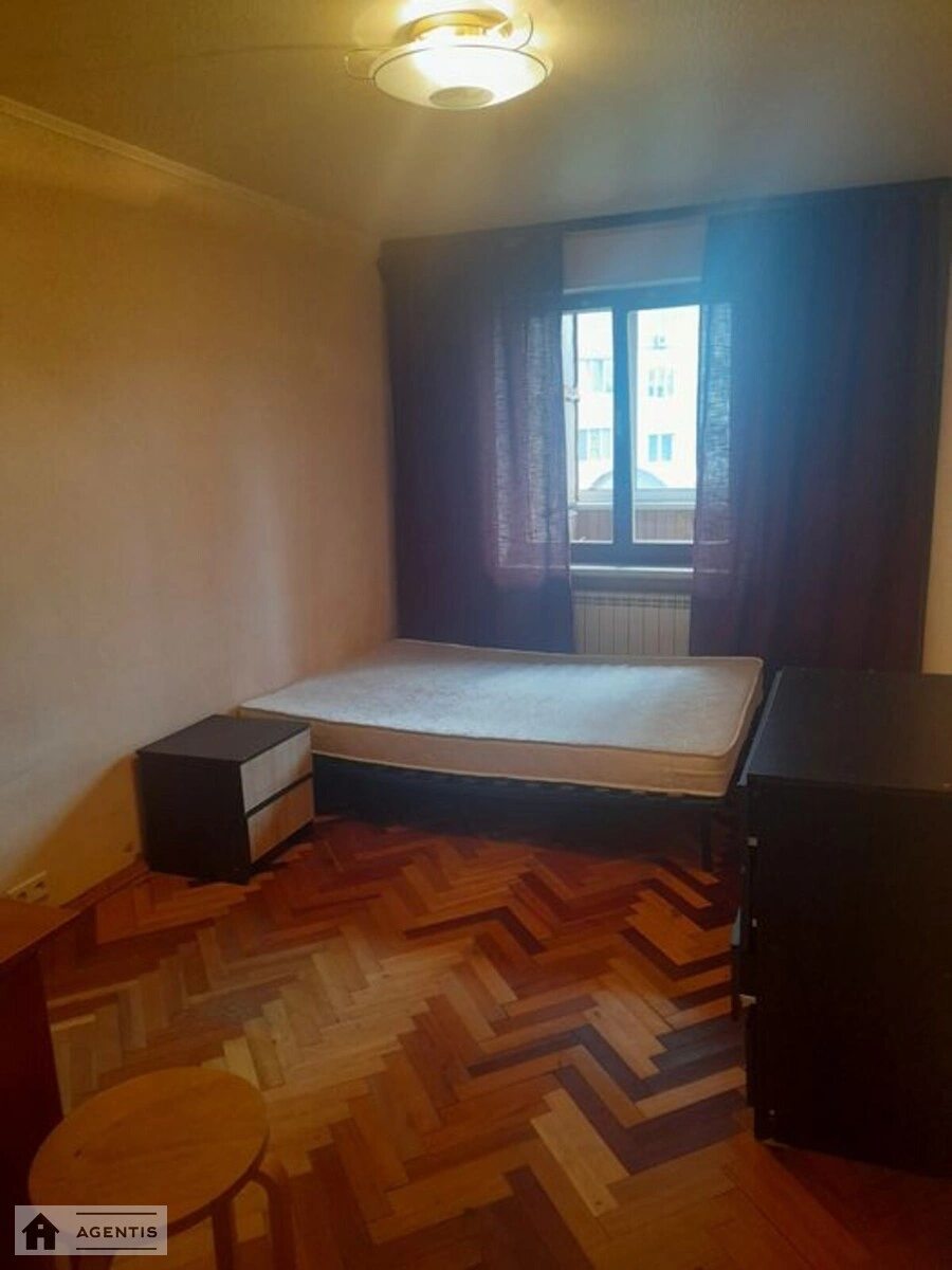 Apartment for rent 4 rooms, 90 m², 8th fl./7 floors. 44, Vadyma Hetmana vul., Kyiv. 