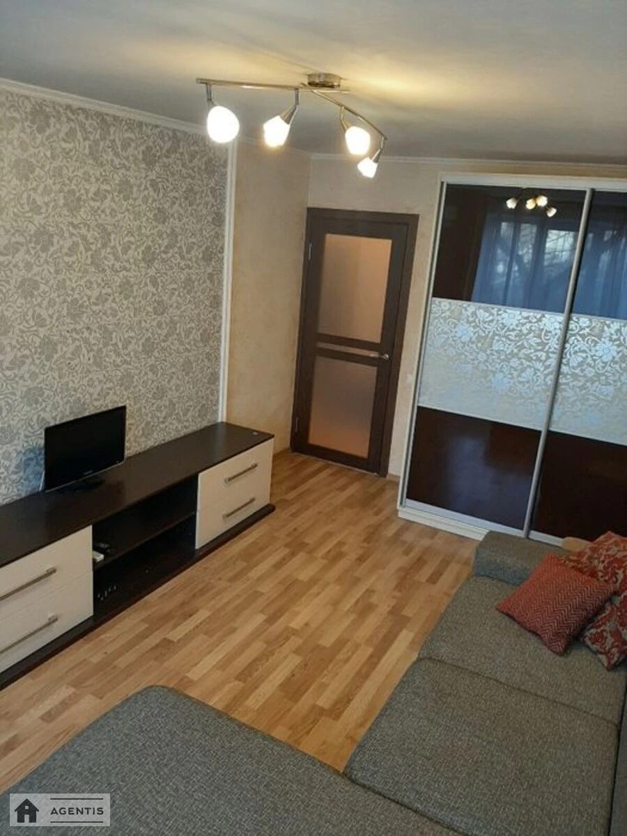 Apartment for rent 1 room, 36 m², 2nd fl./16 floors. 11, Golosiyivskiy 11, Kyiv. 