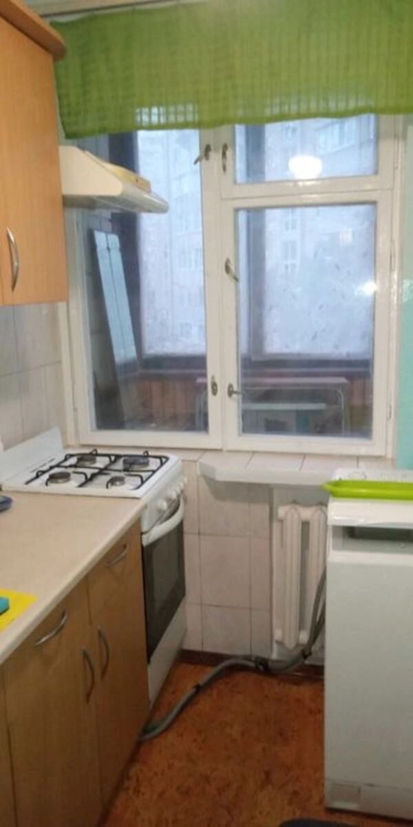 Apartment for rent 1 room, 32 m², 5th fl./9 floors. 5, Golosiyivska 5, Kyiv. 