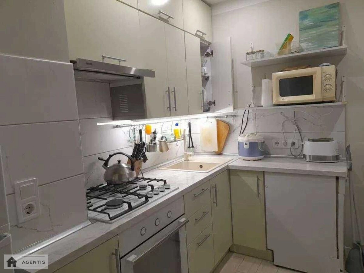 Здам квартиру 1 кімната, 35 m², 6 пов./9 поверхів. 178, Харківське 178, Київ. 