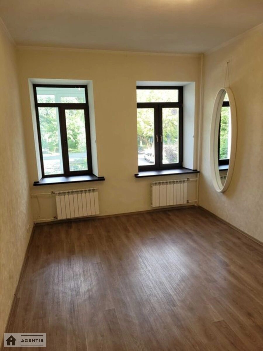 Apartment for rent 2 rooms, 55 m², 2nd fl./3 floors. Holosiyivskyy rayon, Kyiv. 