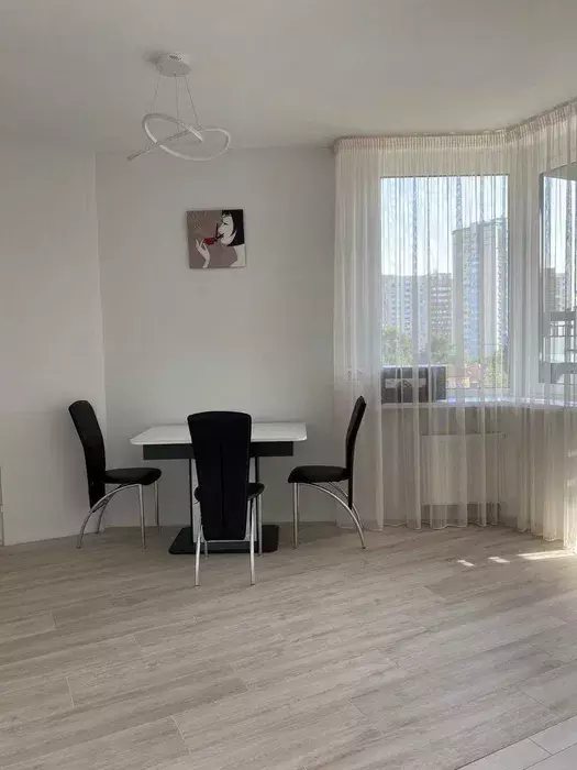 Сдам квартиру 1 комната, 42 m², 7 эт./16 этажей. 13, Костанайська вул., Киев. 