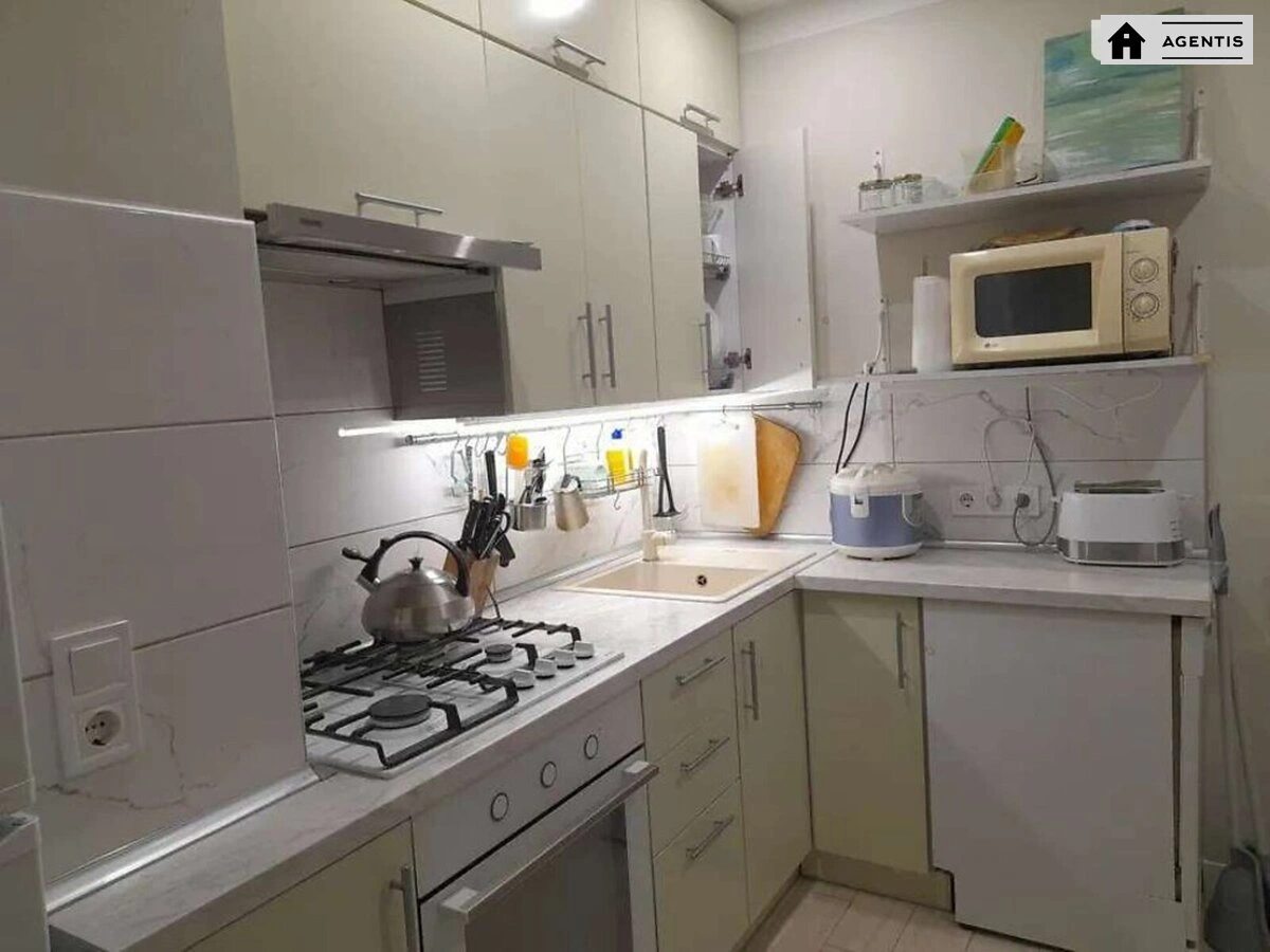 Здам квартиру 1 кімната, 35 m², 6 пов./9 поверхів. 178, Харківське 178, Київ. 