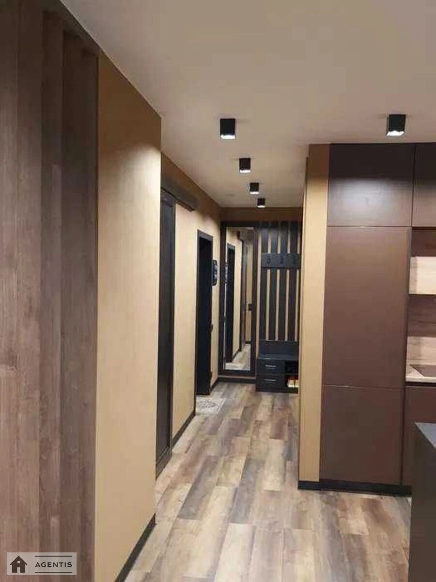 Здам квартиру 1 кімната, 45 m², 2 пов./16 поверхів. 2, Драгоманова 2, Київ. 