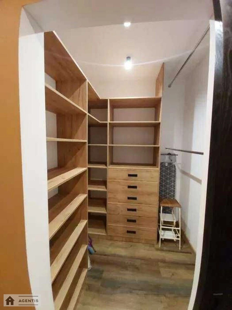 Здам квартиру 1 кімната, 45 m², 2 пов./16 поверхів. 2, Драгоманова 2, Київ. 