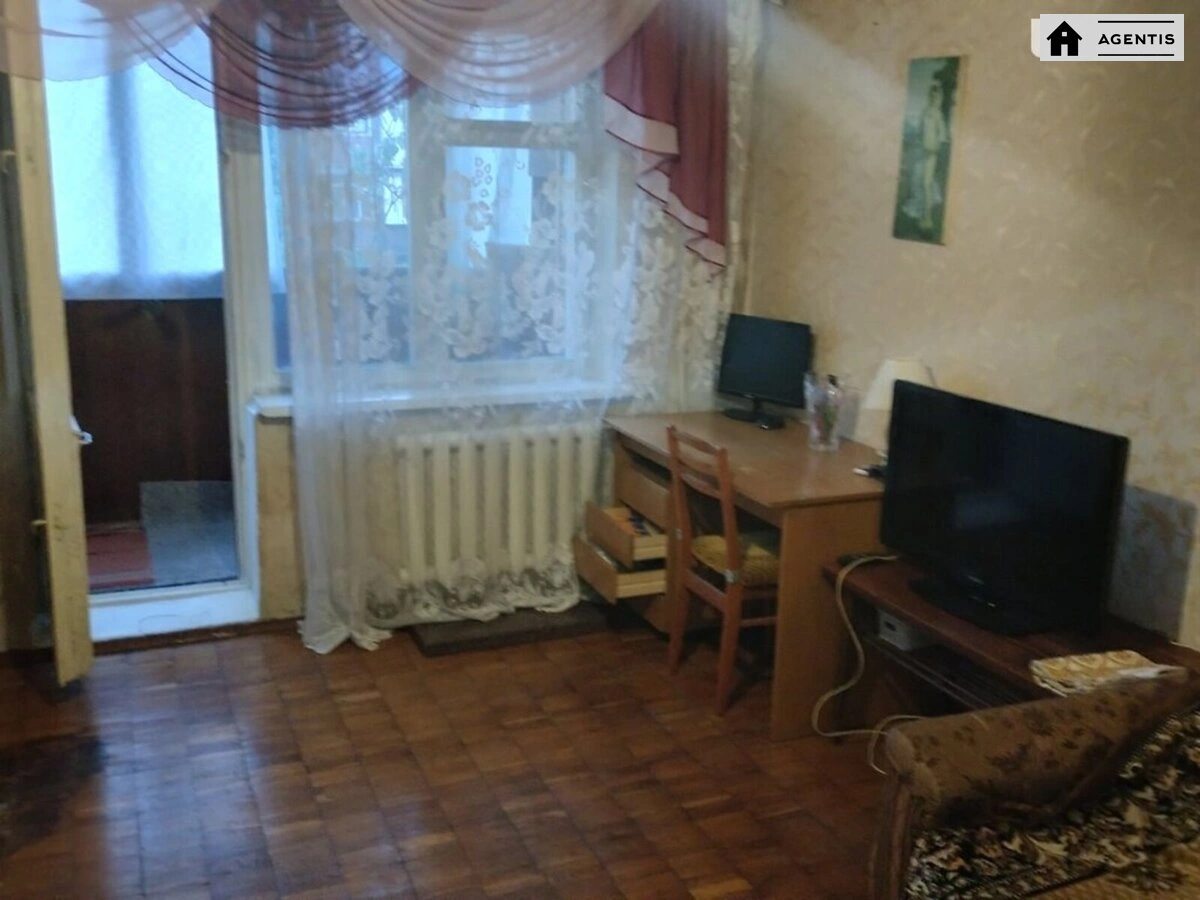 Apartment for rent 3 rooms, 79 m², 2nd fl./9 floors. 14, Brativ Zerovykh vul. Chervonopartyzanska, Kyiv. 