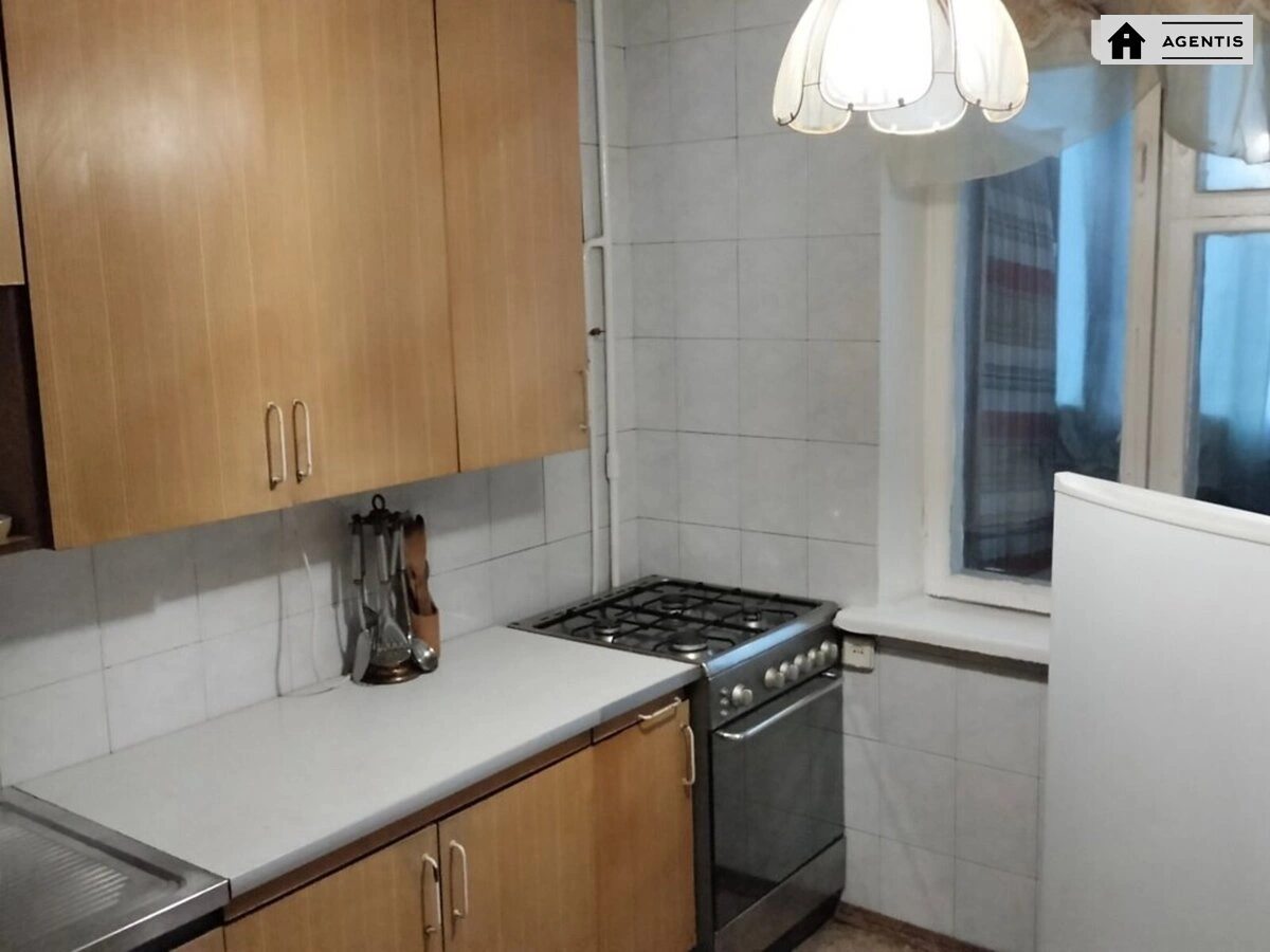 Apartment for rent 3 rooms, 79 m², 2nd fl./9 floors. 14, Brativ Zerovykh vul. Chervonopartyzanska, Kyiv. 