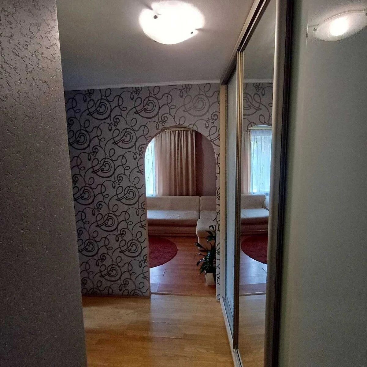 Apartment for rent 1 room, 30 m², 1st fl./5 floors. 18, Sobornosti prosp. Vozzyednannya, Kyiv. 