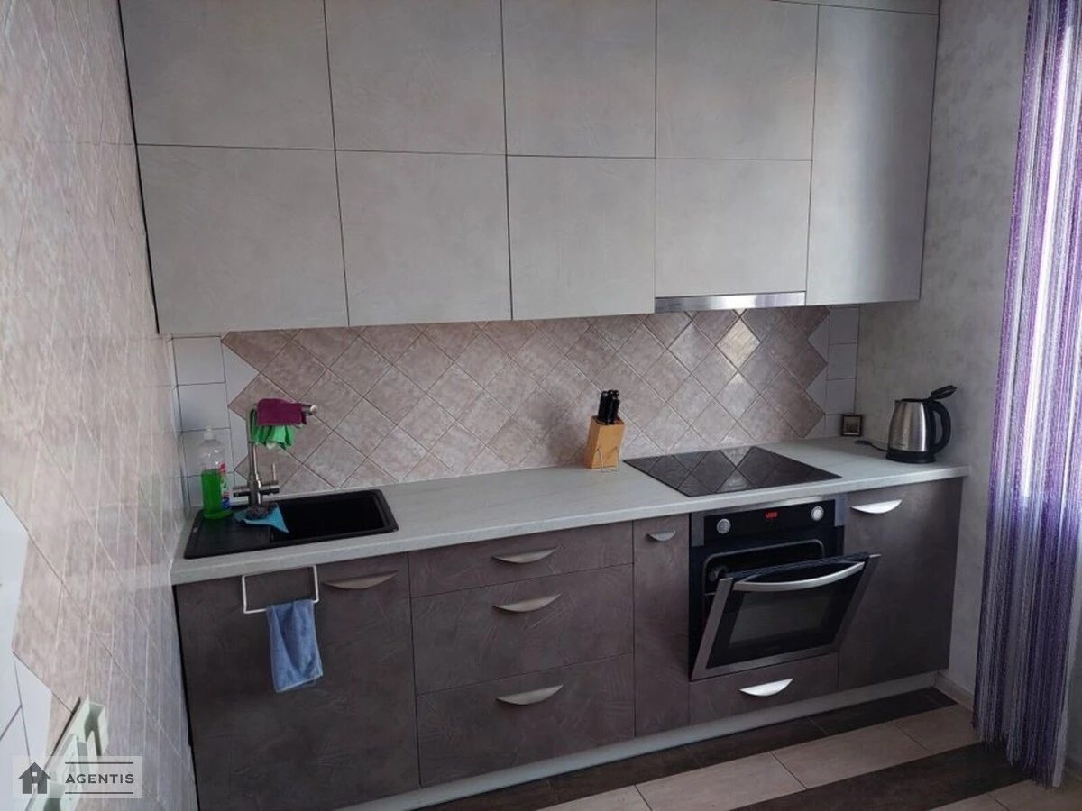 Apartment for rent 3 rooms, 70 m², 15th fl./16 floors. Zdolbunivska, Kyiv. 