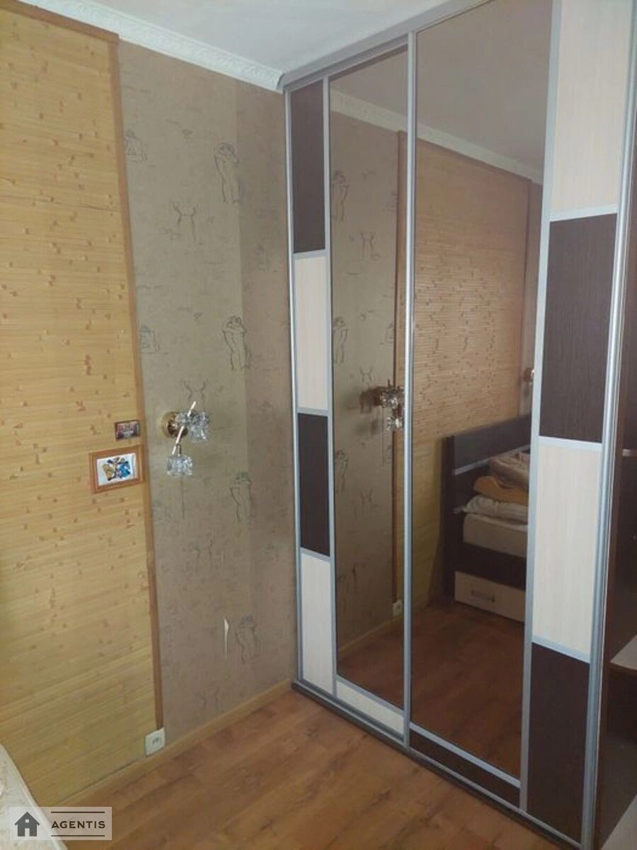 Здам квартиру 3 кімнати, 70 m², 15 пов./16 поверхів. Здолбунівська, Київ. 