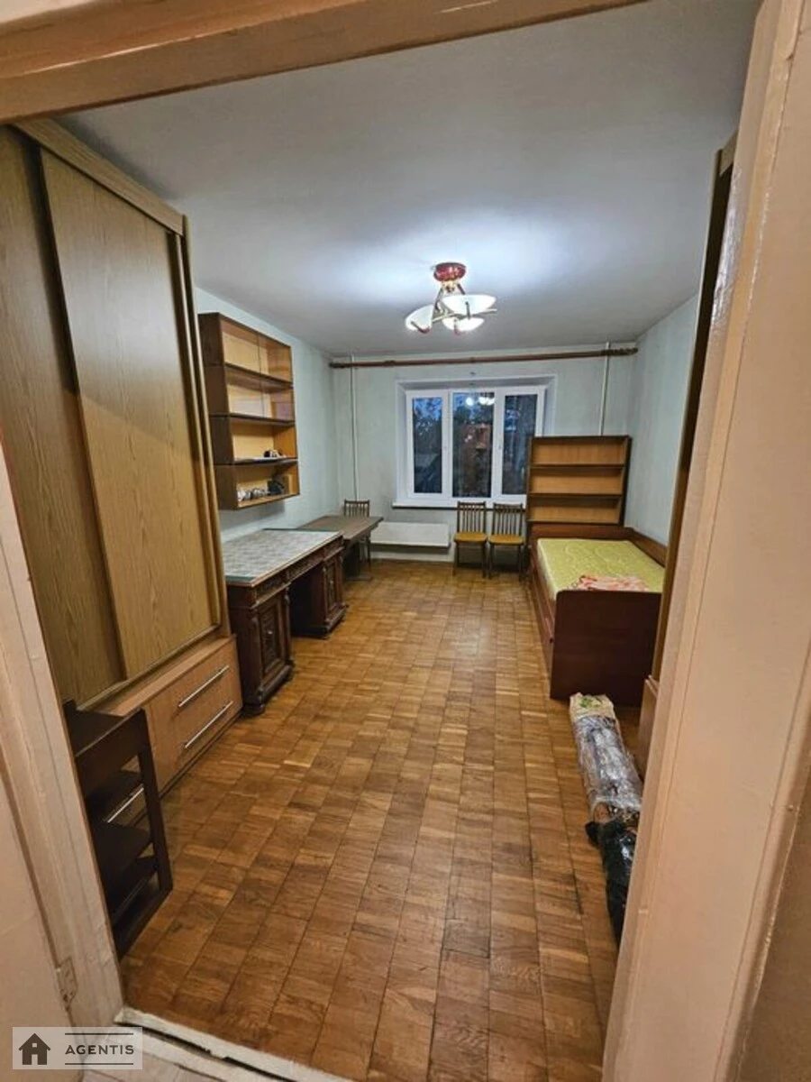 Здам квартиру 2 кімнати, 50 m², 5 пов./12 поверхів. Чорнобильська, Київ. 