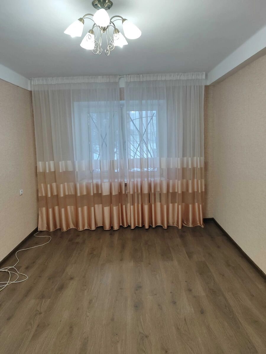 Apartment for rent 2 rooms, 45 m², 1st fl./9 floors. Kosmonavta Popovycha vul. Kosmonavta Volkova, Kyiv. 