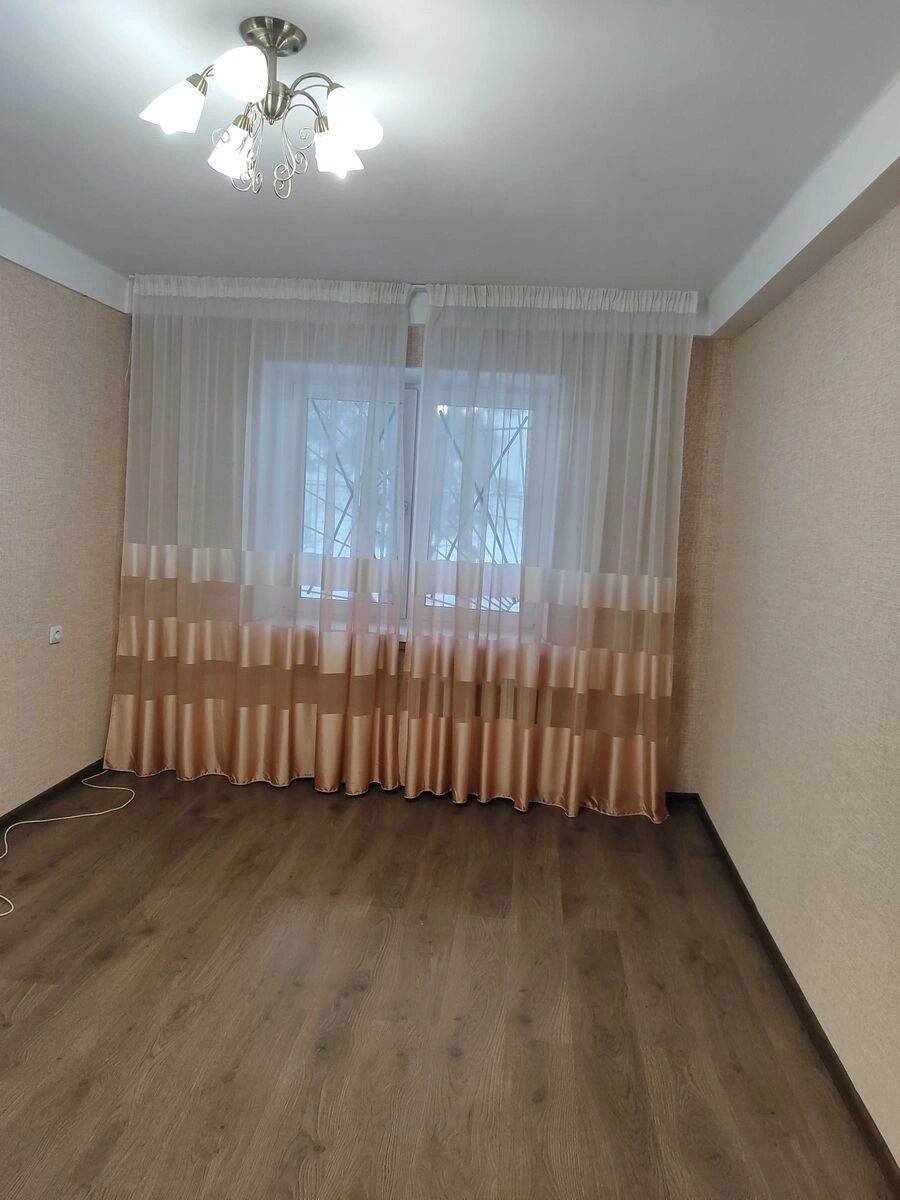 Apartment for rent 2 rooms, 45 m², 1st fl./9 floors. Kosmonavta Popovycha vul. Kosmonavta Volkova, Kyiv. 