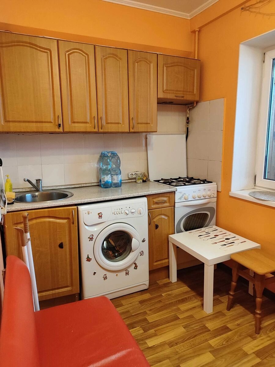 Здам квартиру 2 кімнати, 45 m², 1 пов./9 поверхів. Космонавта Поповича вул. (Космонавта Волкова), Київ. 