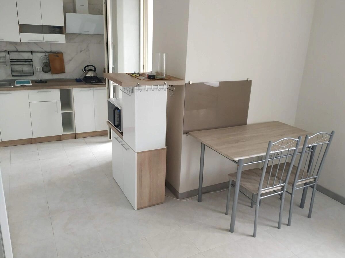 Сдам квартиру 1 комната, 43 m², 9 эт./11 этажей. 7, Анни Ахматової вул., Киев. 