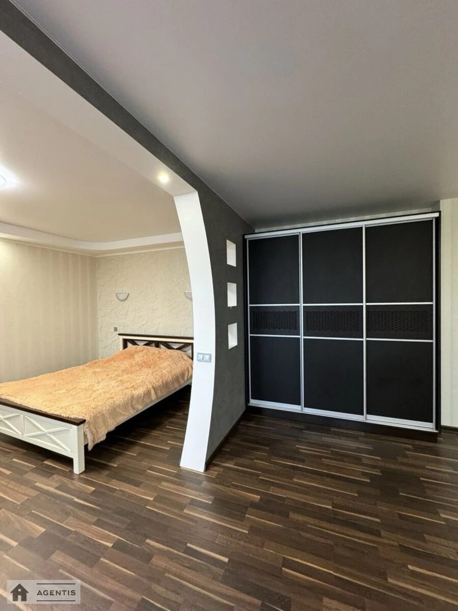 Сдам квартиру 2 комнаты, 85 m², 9 эт./20 этажей. Днепровский район, Киев. 