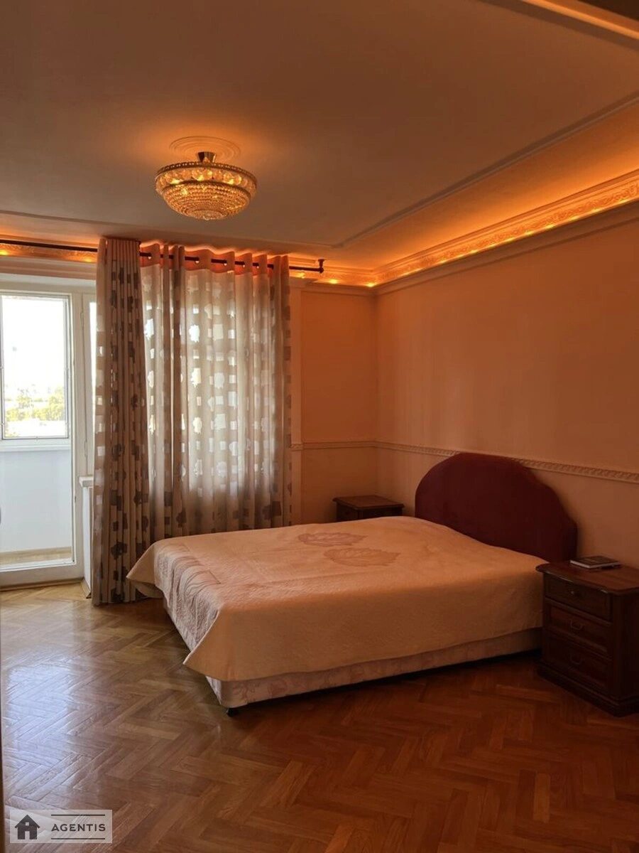 Apartment for rent 2 rooms, 79 m², 6th fl./9 floors. Feodosiyska 4, Kyiv. 